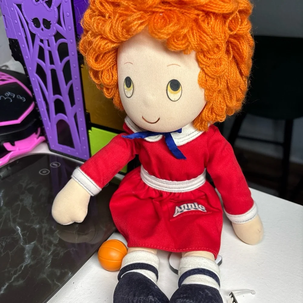 Vintage Annie Red-Haired Doll with Red Dress - Picture 5 of 6